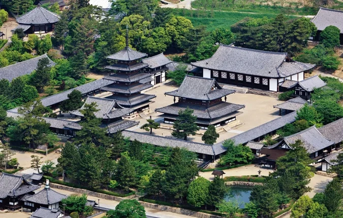 法起寺の上空からの様子